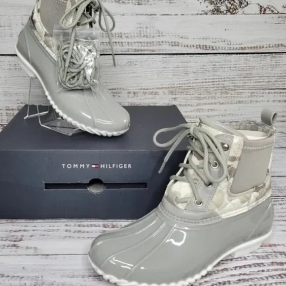 Tommy Hilfiger | Shoes | Tommy Hilfiger Women Medium Gray  display picture 1
